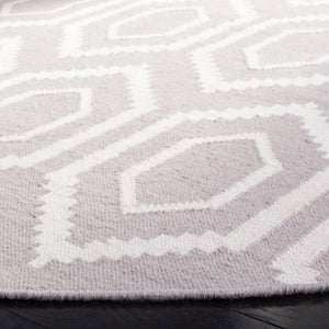 Safavieh Dhurries 556 Hand Woven Flat Weave  Rug Grey / Ivory DHU556G-26