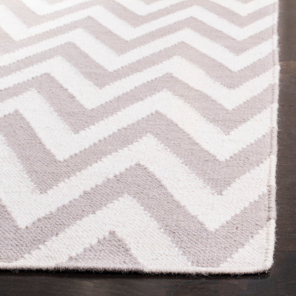 Safavieh Dhurries 557 Hand Woven Flat Weave  Rug Grey / Ivory DHU557C-26