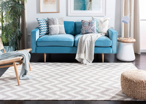 Safavieh Dhurries 557 Hand Woven Flat Weave  Rug Grey / Ivory DHU557C-26