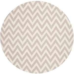 Safavieh Dhurries 557 Hand Woven Flat Weave  Rug Grey / Ivory DHU557C-26