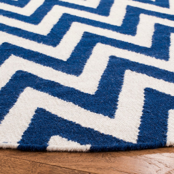 Safavieh Dhurries 557 Hand Woven Flat Weave  Rug Dark Blue / Ivory DHU557K-26