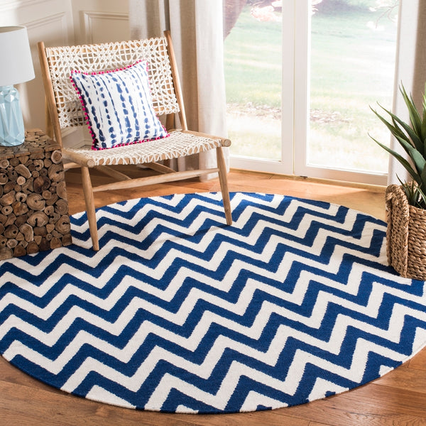 Safavieh Dhurries 557 Hand Woven Flat Weave  Rug Dark Blue / Ivory DHU557K-26