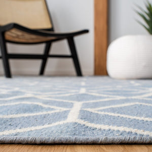 Safavieh Dhurries 560 Hand Woven Flat Weave  Rug Blue / Ivory DHU560A-26