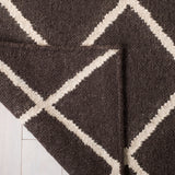 Safavieh Dhurries 565 Hand Woven Flat Weave  Rug Brown / Ivory DHU565C-3