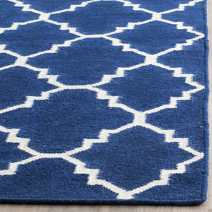 Safavieh Dhurries 566 Hand Woven Flat Weave  Rug Dark Blue DHU566A-4SQ