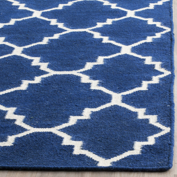Safavieh Dhurries 566 Hand Woven Flat Weave  Rug Dark Blue DHU566A-4SQ
