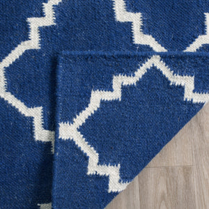 Safavieh Dhurries 566 Hand Woven Flat Weave  Rug Dark Blue DHU566A-4SQ