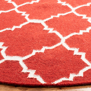 Safavieh Dhurries 566 Hand Woven Flat Weave  Rug Red / Ivory DHU566B-4SQ