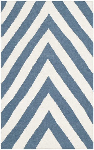 Safavieh Dhurries 568 Hand Woven Flat Weave  Rug Blue / Ivory DHU568A-4SQ