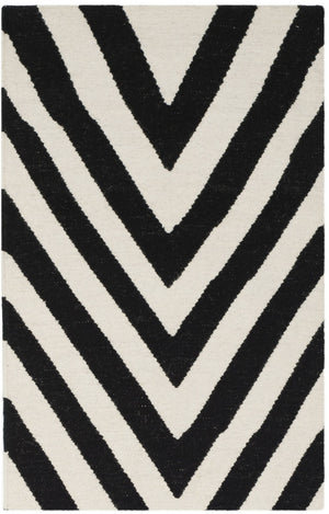 Safavieh Dhurries 568 Hand Woven Flat Weave  Rug Black / Ivory DHU568C-26