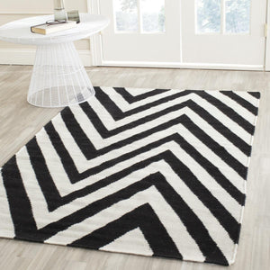 Safavieh Dhurries 568 Hand Woven Flat Weave  Rug Black / Ivory DHU568C-26