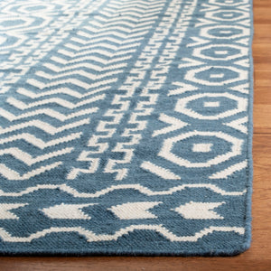 Safavieh Dhurries 572 Hand Woven Flat Weave  Rug Dark Blue / Ivory DHU572A-26