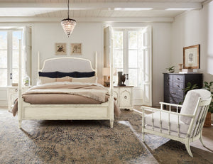 Hooker Furniture Americana Queen Upholstered Poster Bed With Cream Headboard, Molasses Oak Finish, Distressed Charm 88.00 L x 82.00W x 75.75H 7050-90666-02
