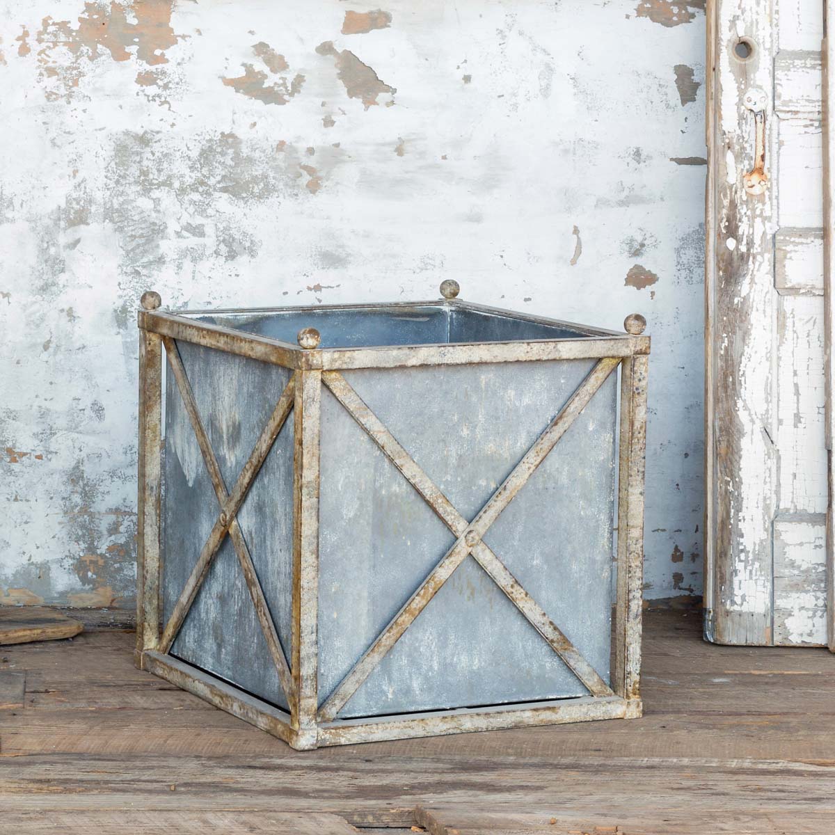 Park Hill Small Metal Estate Planter - Thumbnail 3