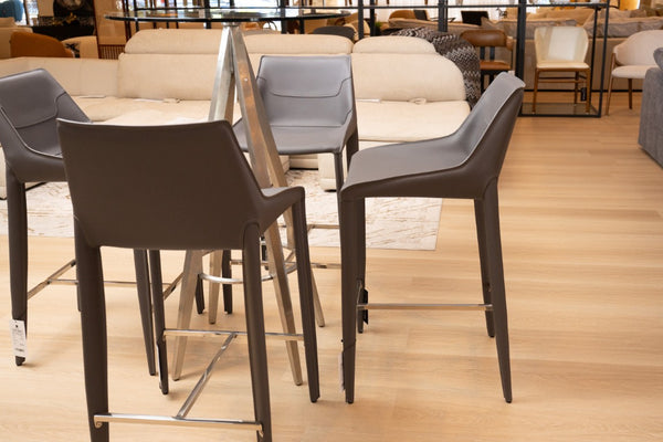 VIG Furniture Halo Modern Grey Saddle Leather Counter Stool | Genuine Saddle Leather, Stainless Footrest, 260Lb Capacity VGYF-BS1113-GR-CS