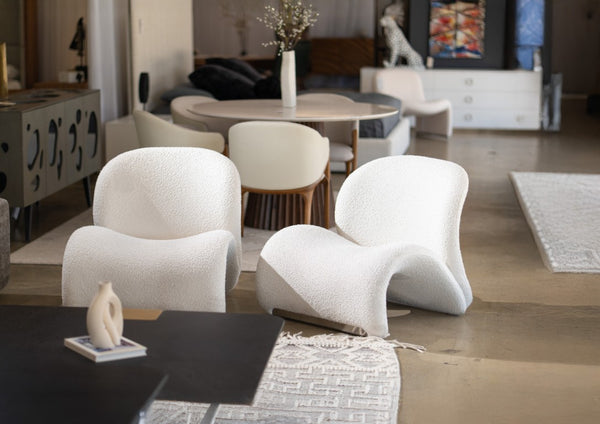 VIG Furniture Donovan Curved White Accent Chair With Chrome Base, Cushioned Support, Modern Minimalist Seating — Stylish Statement Piece VGOD-ZW-21106-W