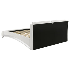 English Elm Caledonia White Upholstered King Sleigh Bed with Curved Headboard, Slatted Ventilation & Plush Comfort B062S00674