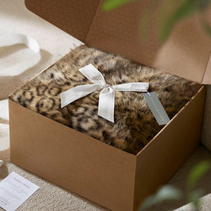 English Elm 1-piece Oversized Faux Fur Throw Bobcat Print Plush Velvet Backed Cozy Sofa Blanket Leopard B035P408335