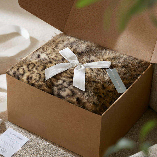 English Elm 1-piece Oversized Faux Fur Throw Bobcat Print Plush Velvet Backed Cozy Sofa Blanket Leopard B035P408335