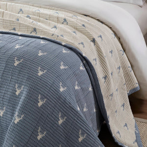 English Elm 3 Luxe Matelassé Coverlet Set Full/Queen with Two Standard Shams – Lightweight Polyester, Textured Elegance Blue 18.7 L x 14.76 W x 5.32 H B035P366538