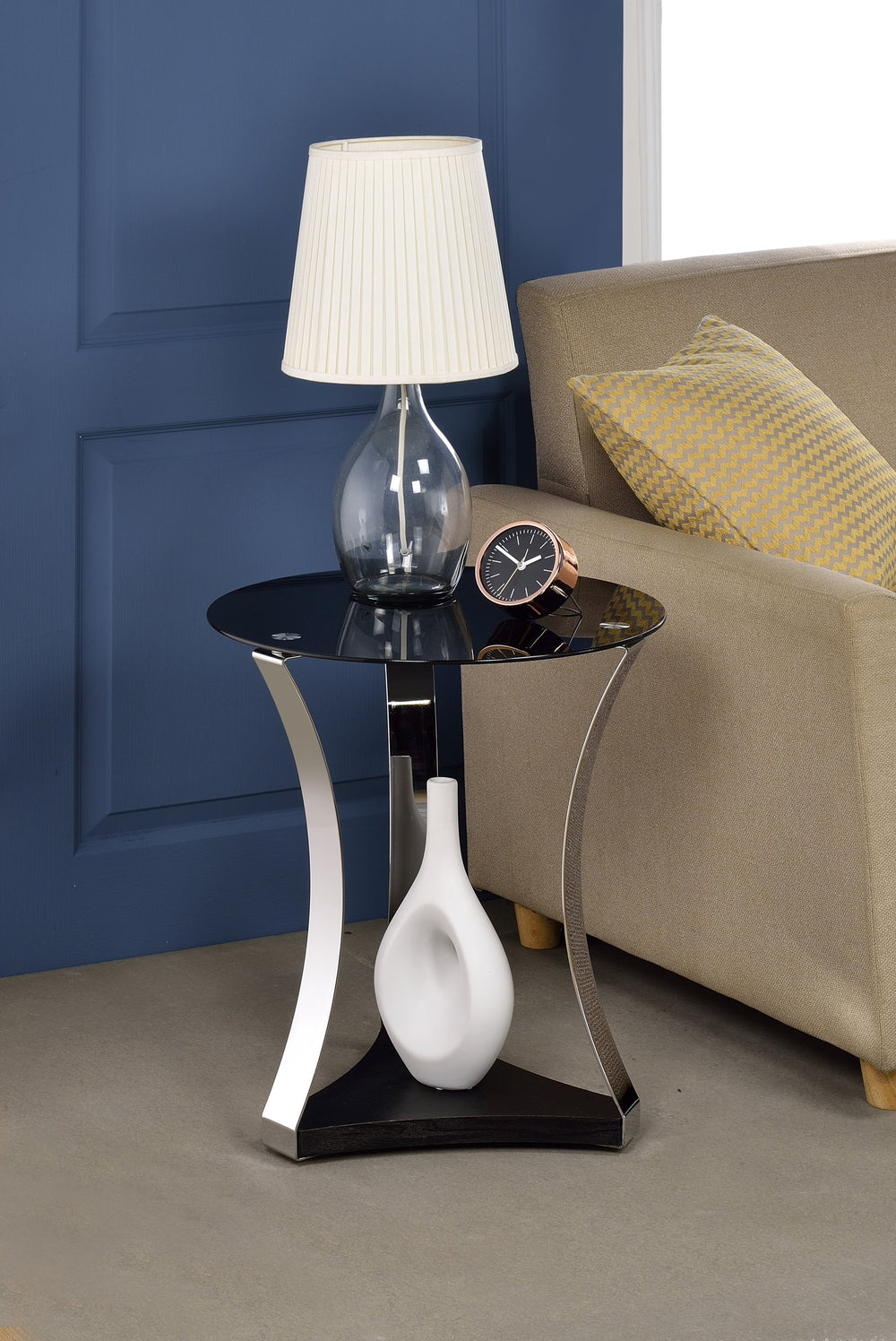 English Elm Geiger Round Tempered Glass End Table with Chrome Frame and Open Storage Shelf B2726P445288