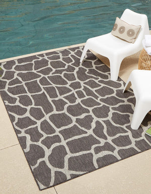 Unique Loom Outdoor Safari Giraffe Machine Made Animal Print Rug Charcoal Gray, Gray 6' 1" x 9' 0"
