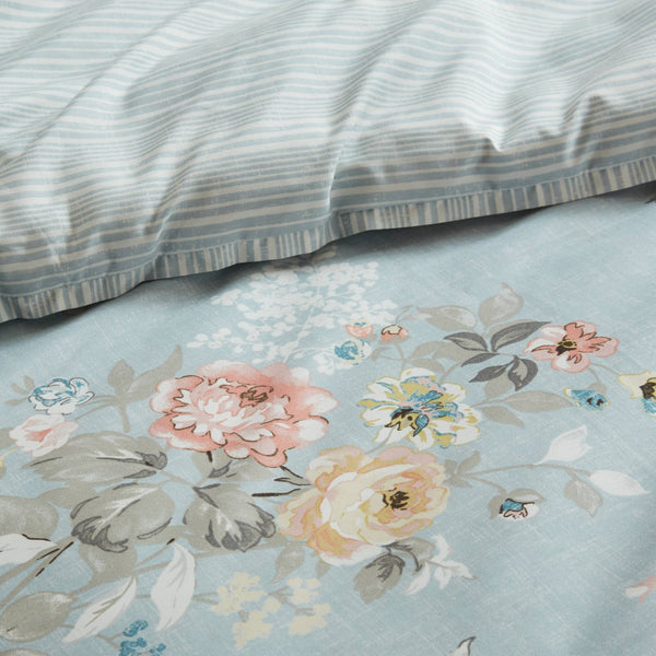 English Elm 7-piece King Bedding Set Soft Watercolor Floral Reversible Comforter for a Relaxing Retreat B035P408247