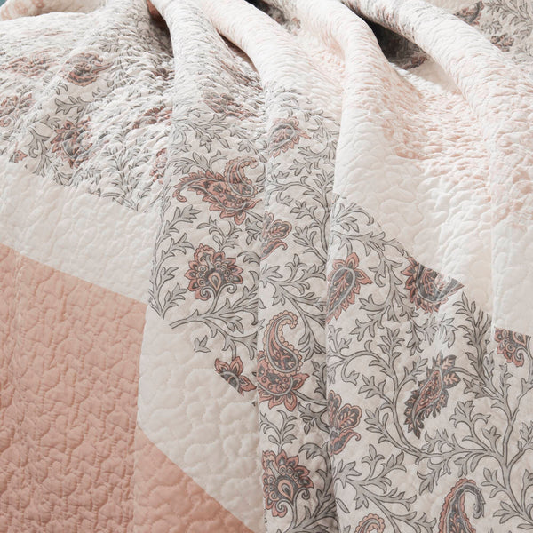 English Elm 6 Madison Park Dawn Cotton Percale Reversible Quilt Set with Paisley Pintuck Lace Trim King/Cal King Blush 17.72 L x 22.83 W x 7.09 H B035129025