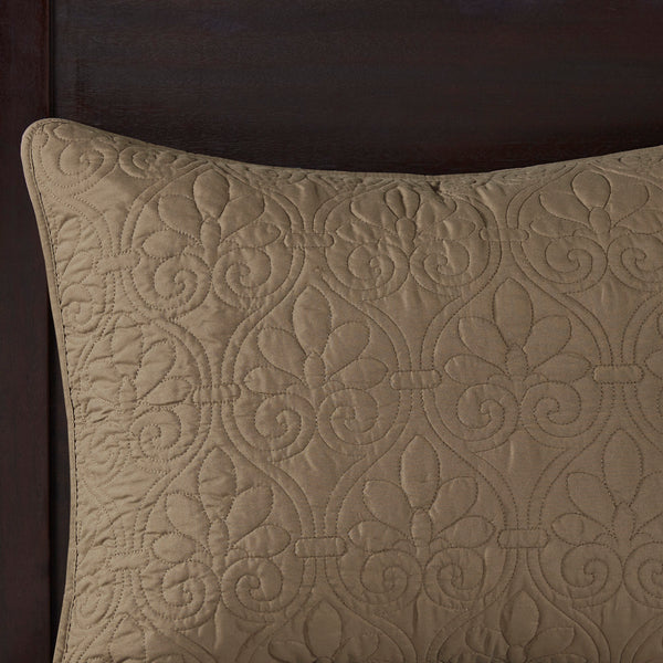 English Elm Reversible Queen Bedspread Set with Antimicrobial Cotton Fill, Oversized Quilted Cottage Texture Bedding Mocha 17.72 L x 15.35 W x 7.87 H B03597567