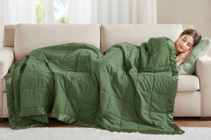 English Elm 1 Lightweight Down Alternative King Blanket with Satin Trim, Moisture-Resistant Microfiber, Quilted Comfort Green 14.96 L x 7.87 W x 7.87 H B035P319516