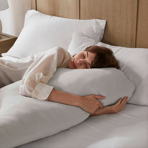 English Elm 1- Piece Full Body Cooling Pillow with Nylon Spandex Cover for Side Sleepers Light Grey B035P482976