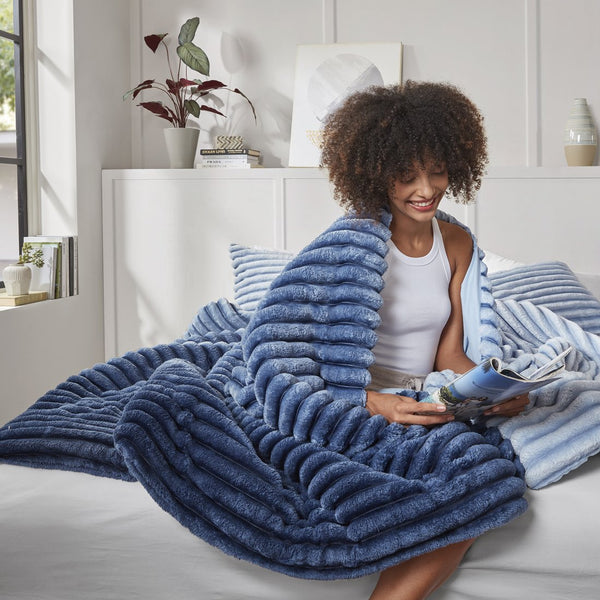 JLA Home Intelligent Design - Fluffy ribbed plush comforter set with 300gsm loft, Oeko-Tex certified, cloud-like warmth ready to use Blue Ombre AM10-0385