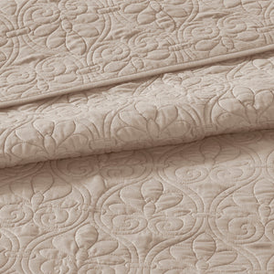 English Elm Reversible Madison Park Quebec Bedspread Set King — Cottage-Style Quilted Texture, Oversized Draping, Antimicrobial Freshness khaki 17.72 L x 15.35 W x 8.66 H B03597411