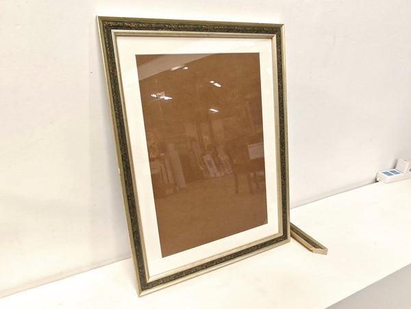 English Elm 18x24 Solid Wood Picture Frame with Replaceable Canvas, Acrylic Glass, Sturdy Backboard for Elegant Wall Decor Green T3976P383245