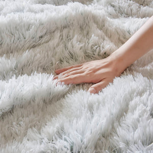 English Elm 3 Pcs King/Cal King Shaggy Faux Fur Comforter Mini Set - Luxurious Green/White Cozy Bedding Ensemble B035P319585