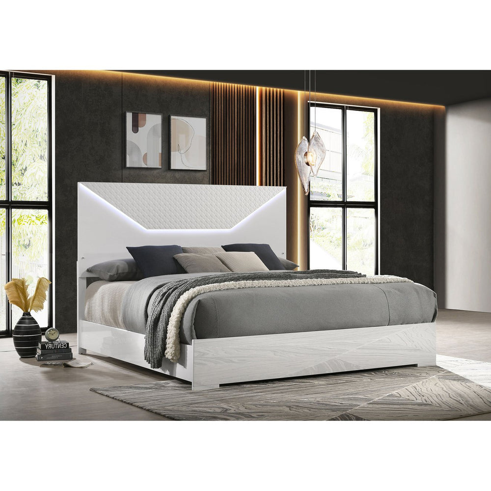 English Elm Pierce Eastern King Panel Bed with Led Lighting and Gloss Diamond Embossed Headboard B062S01566