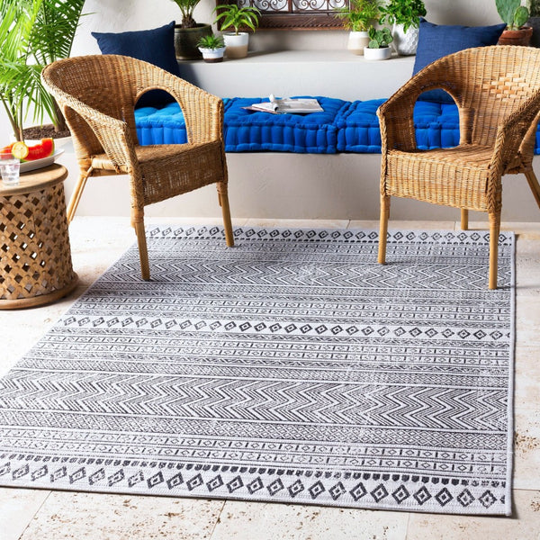 Livabliss Eagean Bohemian Flatweave Polypropylene Rug for Entryways Patios and High Traffic Zones Black, White 2' x 2'11" EAG2345-23