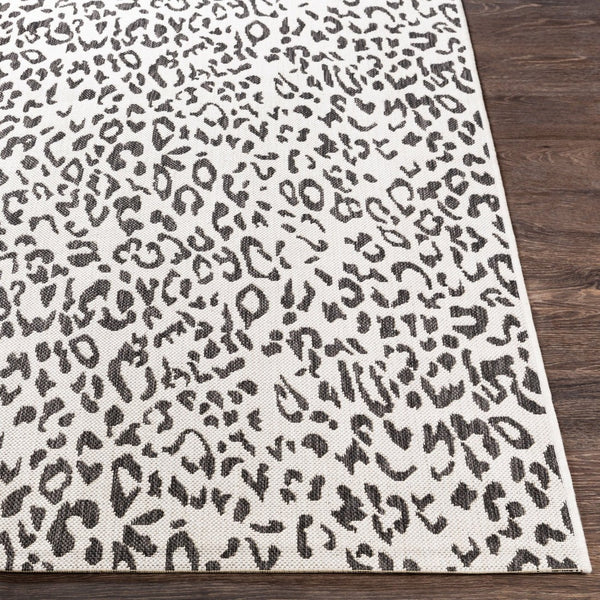 Livabliss Eagean Flatweave Polypropylene Indoor Outdoor Rug for Entryways and Compact Spaces Black, White 7'10" x 10'2" EAG2354-710102