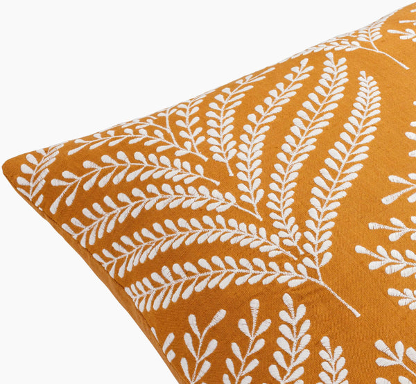 Surya Eliana 18" Accent Pillow - Luxurious Linen Decor With Traditional Elegance & Easy Care For Your Home Camel Linen,Linen Eal002-1818p