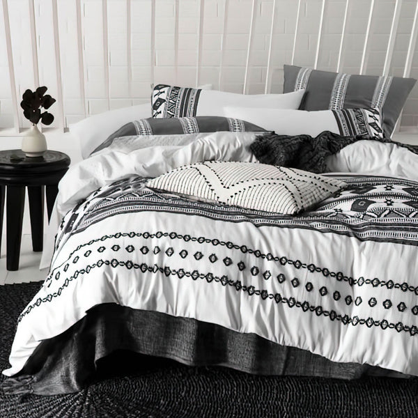 English Elm Nichols 5-Piece King Comforter Set - Soft Cotton In Classic Black, Stylish & Easy Care Bedding Ensemble B340P341920