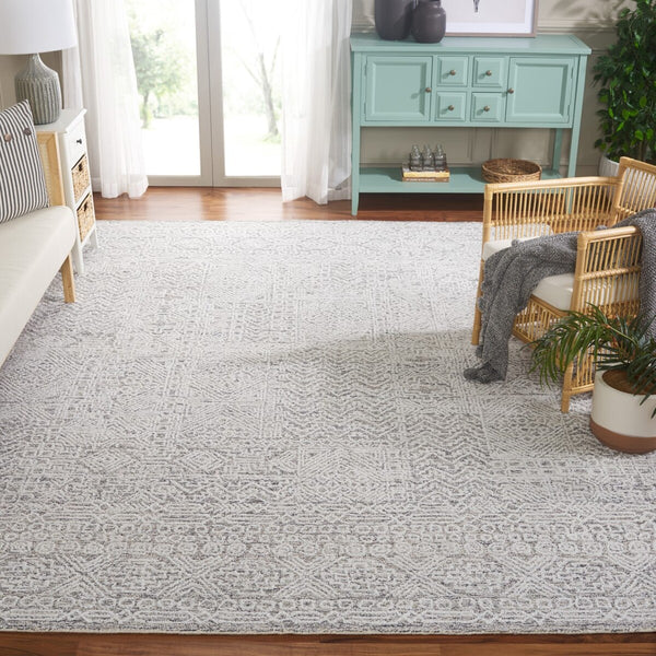 Safavieh Ebony 207 Hand Tufted Traditional Rug Grey / Ivory 4' x 6'