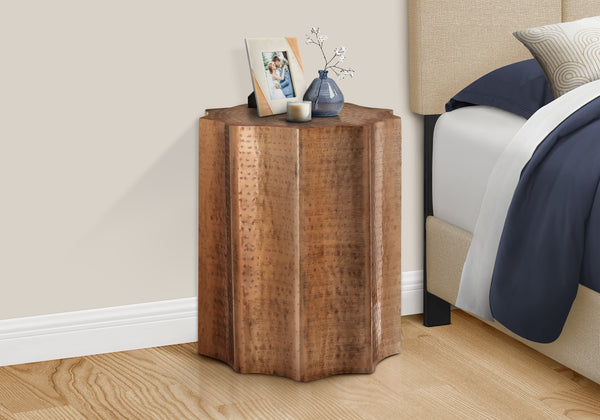 English Elm Accent Table - Hand-Crafted Copper Metal Drum With Scalloped Design, Perfect For Living Spaces & Style B2710P219443