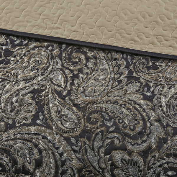 English Elm 5 Aubrey Reversible Jacquard Bedspread Set Queen – Black Gold Paisley, Quilted Shams & Decorative Pillows B03597641