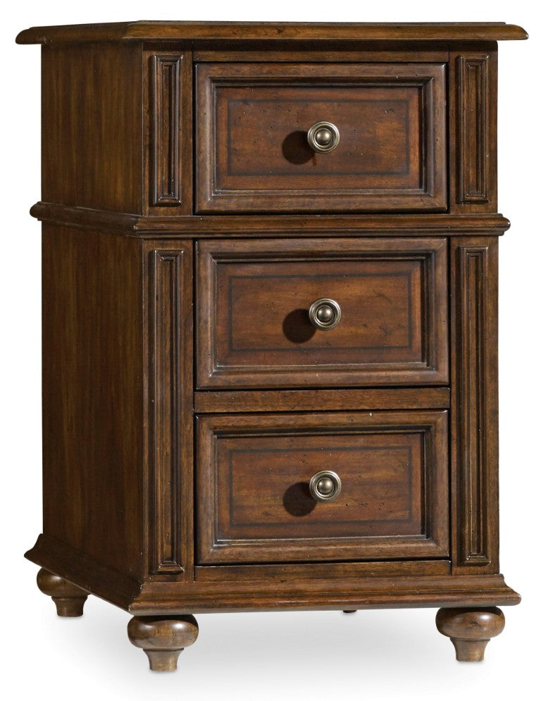Hooker Furniture Leesburg Vintage Mahogany Chairside Chest With 3 Drawers, Distressed Finish & Antique Brass Hardware — Compact Storage For Bed Or Living Room 5381-80114