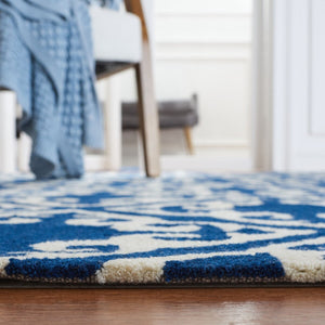 Safavieh Easy Care 416 Hand Hooked  Rug Navy / Ivory EZC416A-3