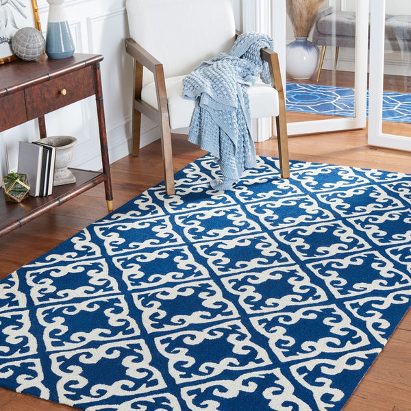 Safavieh Easy Care 416 Hand Hooked  Rug Navy / Ivory EZC416A-3