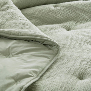 English Elm 3-piece Cotton Muslin Quilt Set with Embroidered Tacking for a Relaxed Bedroom Sage B035P408343