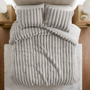 English Elm 3-Piece Queen Coverlet Set Matelassé Elegance with Two Shams — Soft Polyester-Rayon Texture, Durable Comfort Light Gray 21.26 L x 12.99 W x 12.6 H B035P381295