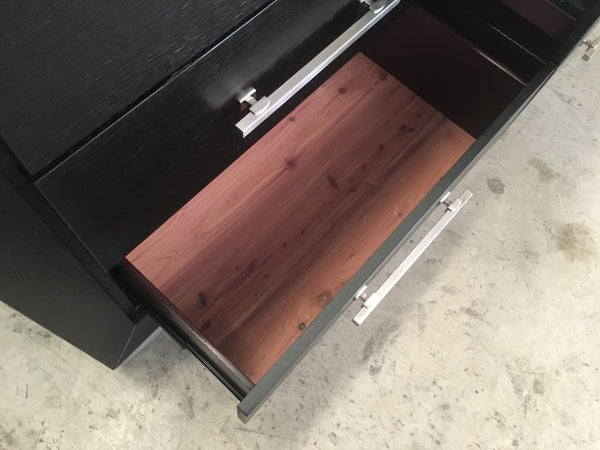 English Elm 1pc Chest Transitional Weathered Finish 5-Drawer Tall Dresser with Dentil Molding and Metal Knobs Black 39 L x 20 W x 54 H B2741P372707