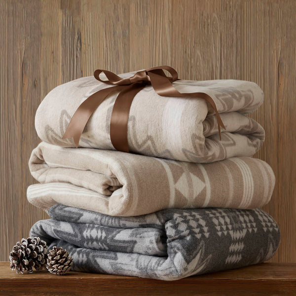 English Elm 1-piece King Jacquard Cotton Blend Blanket Aztec Woven Soft Breathable Bedroom Layer Multi B035P437492